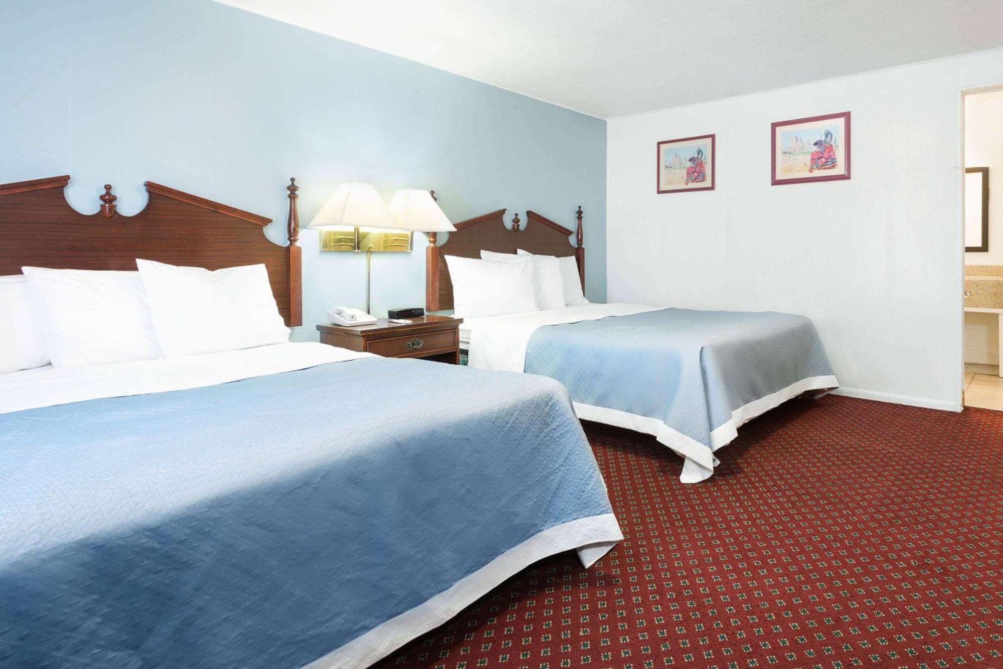 Travelodge By Wyndham Las Vegas Nm Экстерьер фото