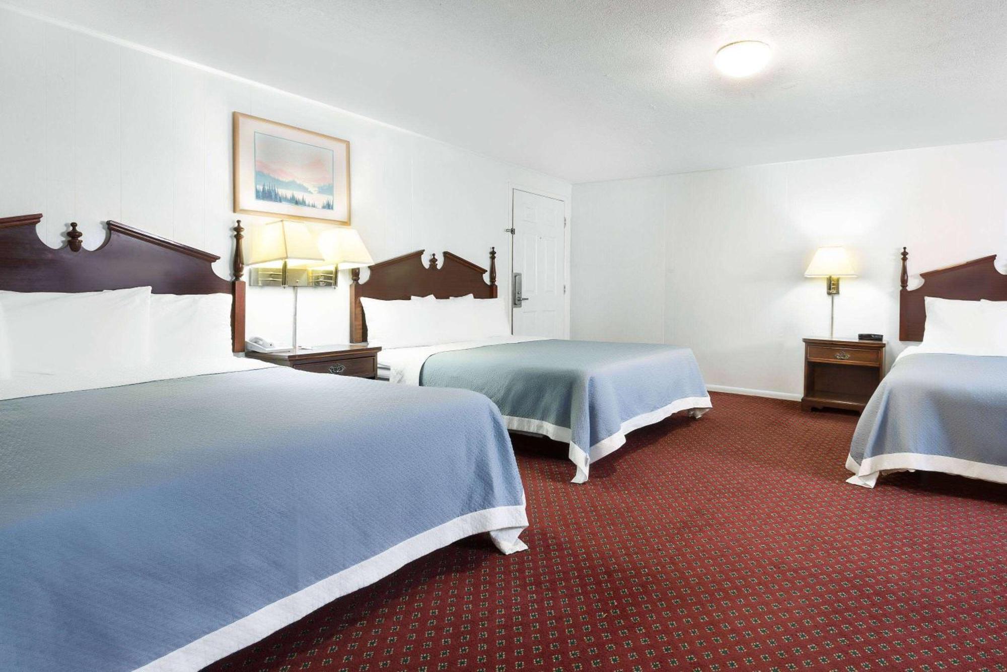 Travelodge By Wyndham Las Vegas Nm Экстерьер фото